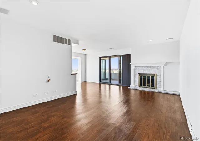 2nd image of 130 N Pearl St #1404, Denver, CO 80203 | MLS# 2467437