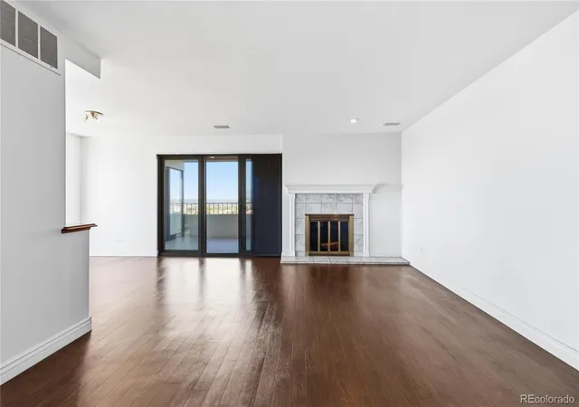 3rd image of 130 N Pearl St #1404, Denver, CO 80203 | MLS# 2467437