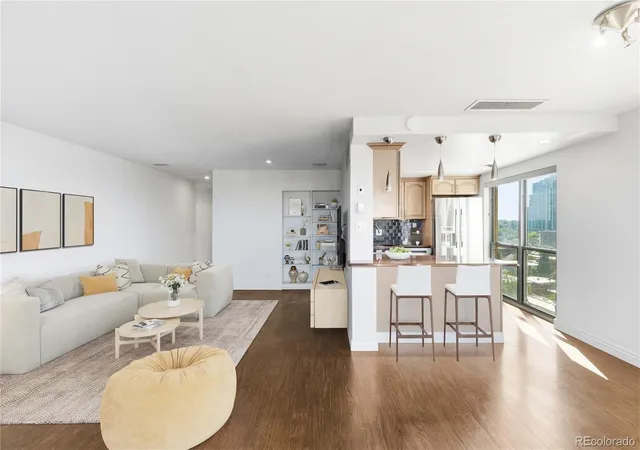 5th image of 130 N Pearl St #1404, Denver, CO 80203 | MLS# 2467437