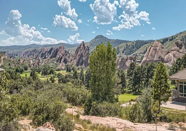 Photo 3 of Sale Pending at 8896 San Antonio St, Littleton, CO 80125 | MLS# 4976056 | Listing updated on 2026-08-24