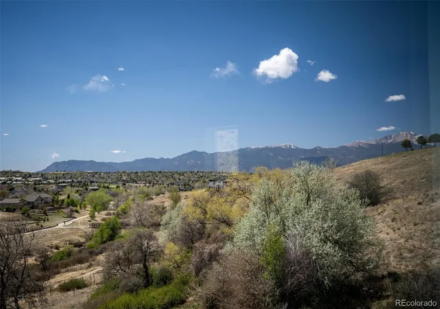4th image of 4405 Peak Crest Vw, Colorado Springs, CO 80918 | MLS# 1633074