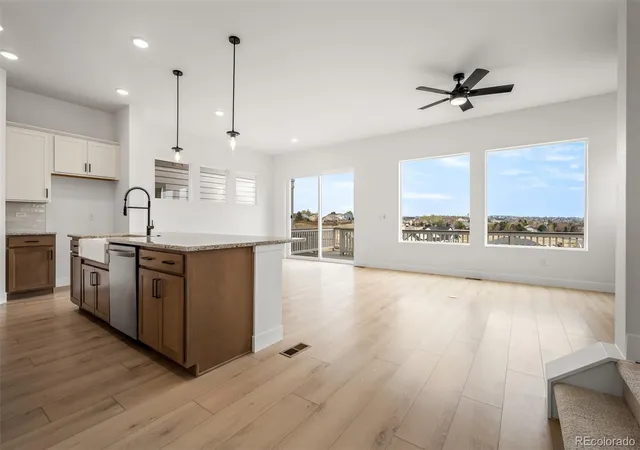 3rd image of 4405 Peak Crest Vw, Colorado Springs, CO 80918 | MLS# 1633074