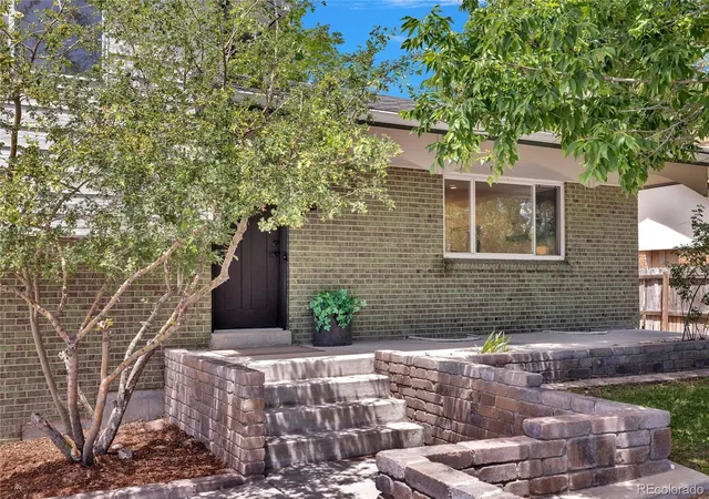 Photo 3 of Single family home for sale at 1569 S Lee St, Lakewood, CO 80232 | MLS# 3383080 | Listing updated on 2026-08-31