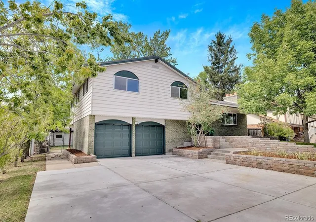 Photo 3 of Single family home for sale at 1569 S Lee St, Lakewood, CO 80232 | MLS# 3383080 | Listing updated on 2026-10-04