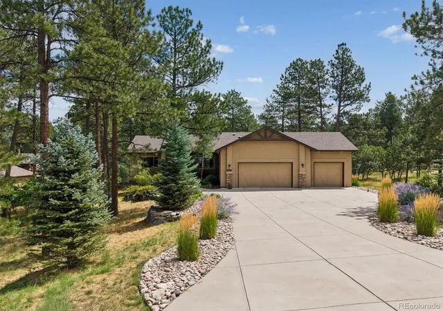 3rd image of 1240 Hoosier Dr, Larkspur, CO 80118 | MLS# 3253775