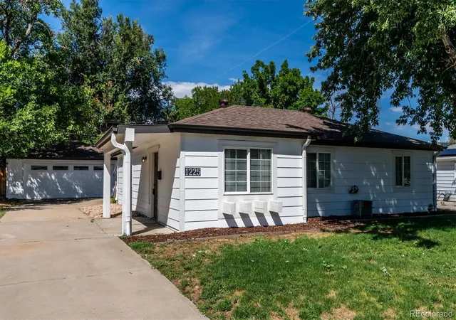 2nd image of 1225 Xanadu St, Aurora, CO 80011 | MLS# 8473638