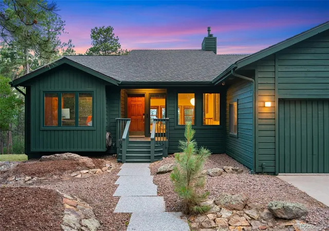 Photo 2 of Single family home for sale at 1675 Oakwood Dr, Monument, CO 80132 | MLS# 9366611 | Listing updated on 2026-08-29