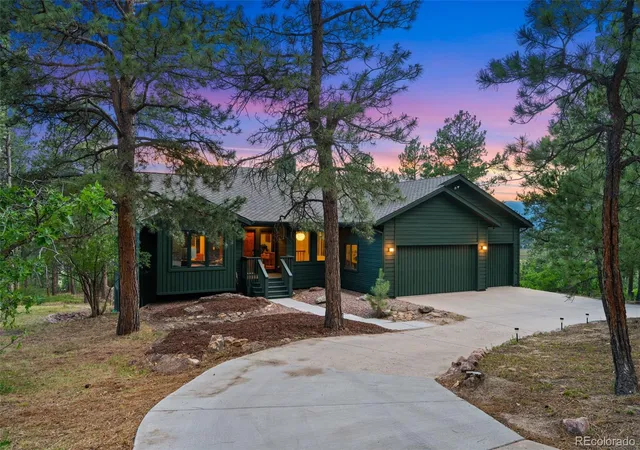 Photo 3 of Single family home for sale at 1675 Oakwood Dr, Monument, CO 80132 | MLS# 9366611 | Listing updated on 2026-08-29