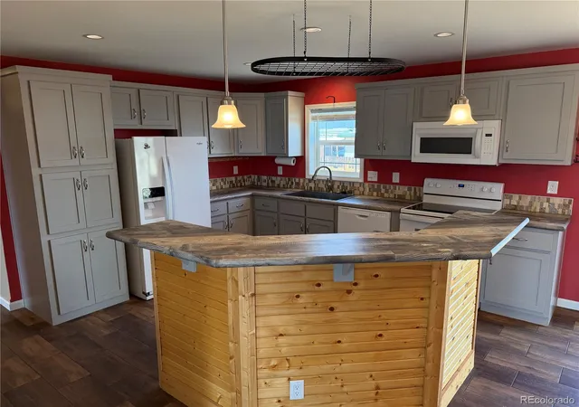 Photo 3 of Sale Pending at 211 Stargazer Cir, Leadville, CO 80461 | MLS# 4410589 | Listing updated on 2026-09-16