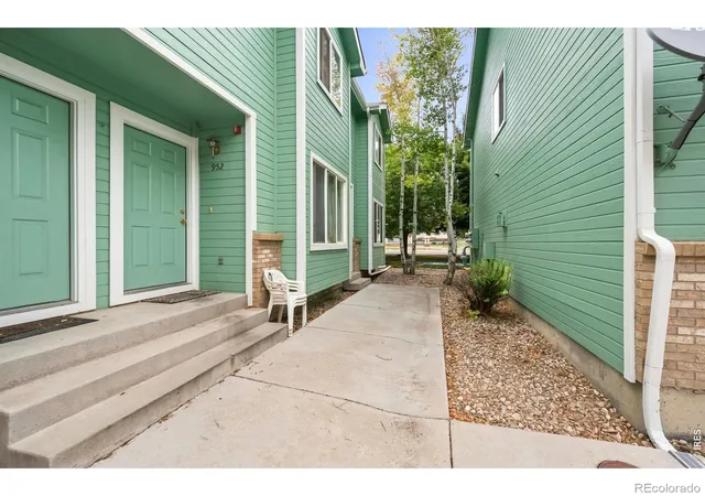 3rd image of 954 Monroe Ave, Loveland, CO 80537 | MLS# IR1066389