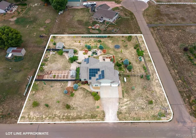 Photo 3 of Single family home for sale at 2657 Peregrine Crk Dr, Milliken, CO 80543 | MLS# IR1066400 | Listing updated on 2026-08-22