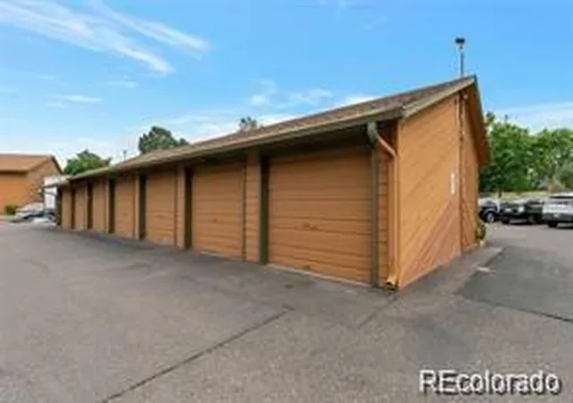 8th image of 3335 S Ammons St #6-104, Lakewood, CO 80227 | MLS# 9825161