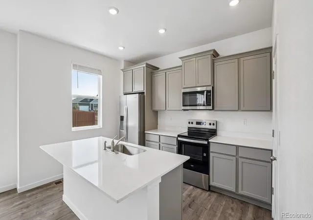 Photo 4 of Single family home for sale at 43113 Castle Stuart St, Elizabeth, CO 80107 | MLS# 8515613 | Listing updated on 2026-10-12