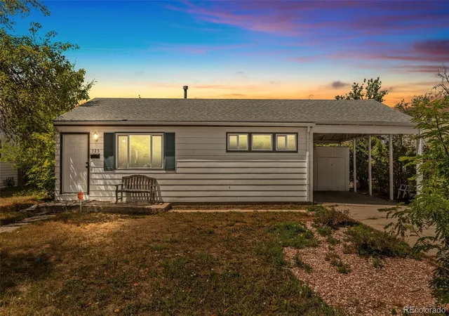 1st image of 725 Kingston St, Aurora, CO 80010 | MLS# 8808716