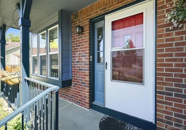 Photo 2 of Sale Pending at 9427 W Nichols Pl, Littleton, CO 80128 | MLS# 6232816 | Listing updated on 2026-09-06