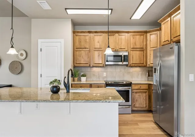 5th image of 1379 Charles Dr #D5, Longmont, CO 80503 | MLS# 9584881