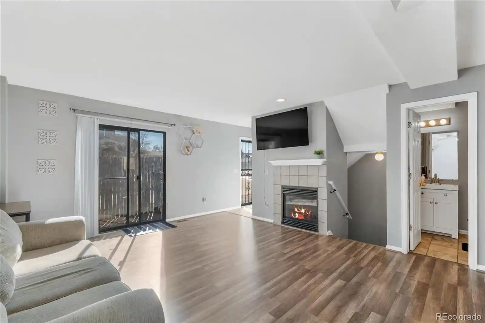 Listing Photo 5 - Condo for sale in building located at 1379 S Idalia St, Aurora, CO 80017 - Unit #C