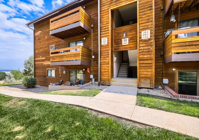 2nd image of 429 Wright St, Lakewood, CO 80228