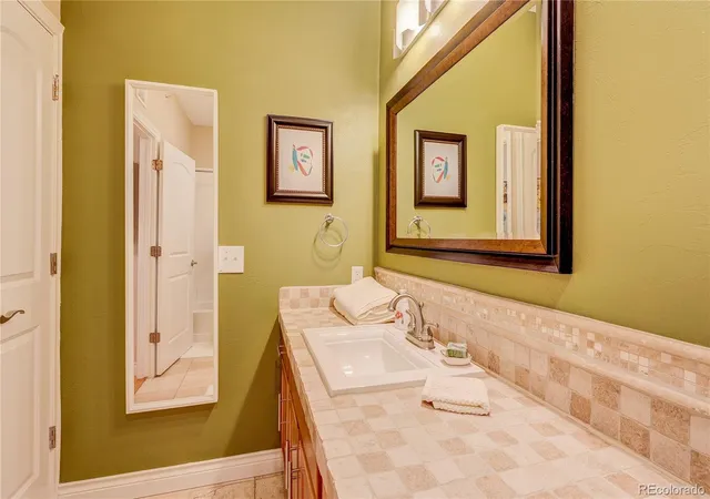 39th image of 10184 Park Meadows Dr #1402, Lone Tree, CO 80124 | MLS# 1911621