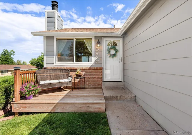 2nd image of 579 W Berry Cir, Littleton, CO 80120