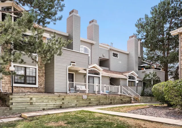 3rd image of 931 S Zeno Wy #207, Aurora, CO 80017 | MLS# 9755725