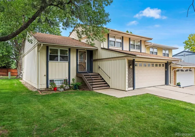 Photo 3 of Single family home for sale at 7449 W Maple Dr, Lakewood, CO 80226 | MLS# 9069103 | Listing updated on 2026-08-14