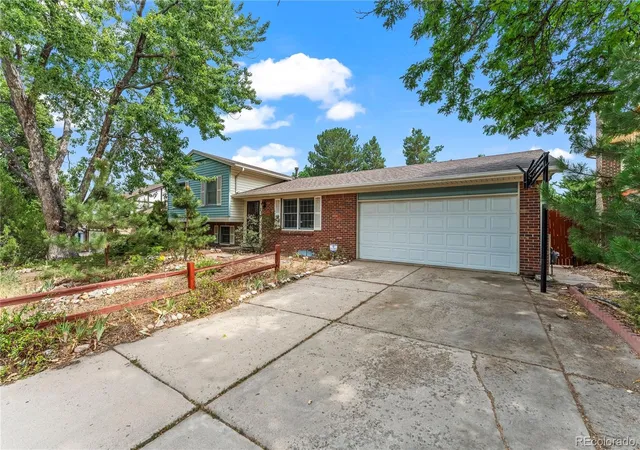 Photo 1 of Single family home for sale at 2591 S Eagle Cir, Aurora, CO 80014 | MLS# 5962782 | Listing updated on 2026-10-06