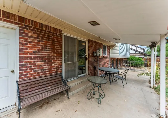 Photo 2 of Single family home for sale at 2591 S Eagle Cir, Aurora, CO 80014 | MLS# 5962782 | Listing updated on 2026-10-06