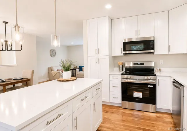 4th image of 3320 S Pennsylvania St, Englewood, CO 80113 | MLS# 9369185