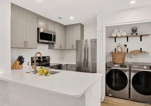 Condo for sale at 804 S Vance St #C, Lakewood, CO 80226 | MLS# 6483794