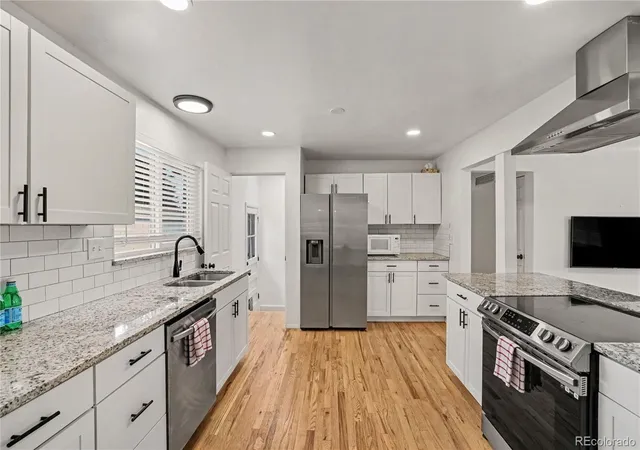 Photo 3 of Sale Pending at 10 Teller St, Lakewood, CO 80226 | MLS# 2398019 | Listing updated on 2026-09-03