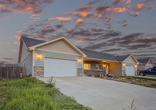 2nd image of 1080 Viewridge Rd, Bennett, CO 80102 | MLS# 5381992