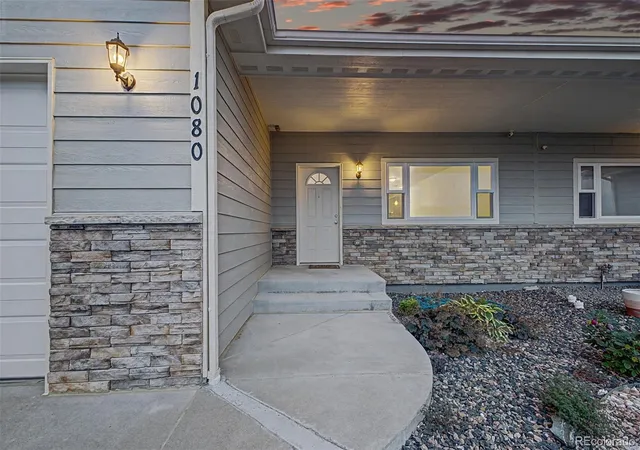 3rd image of 1080 Viewridge Rd, Bennett, CO 80102 | MLS# 5381992