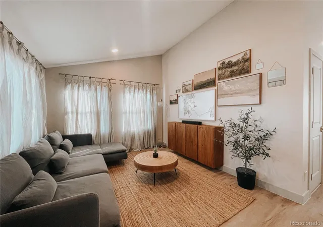 3rd image of 3285 S Elati St, Englewood, CO 80110 | MLS# 8131311