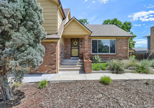 Photo 3 of Single family home for sale at 1722 S Uvalda St, Aurora, CO 80012 | MLS# 3602810 | Listing updated on 2026-10-06