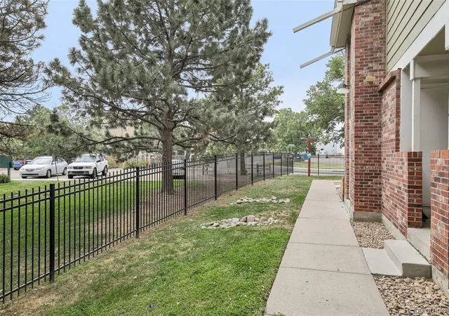 image of 982 S Dearborn Wy, Aurora, CO 80012
