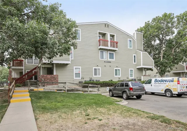 image of 982 S Dearborn Wy, Aurora, CO 80012