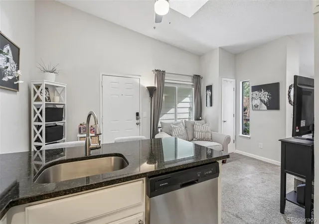 image of 982 S Dearborn Wy #18, Aurora, CO 80012 | MLS# 2479383