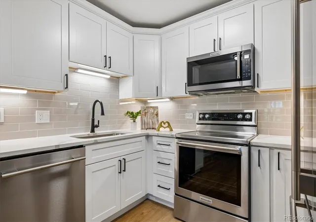 2nd image of 605 S Alton Wy #12A, Denver, CO 80247 | MLS# 8145959