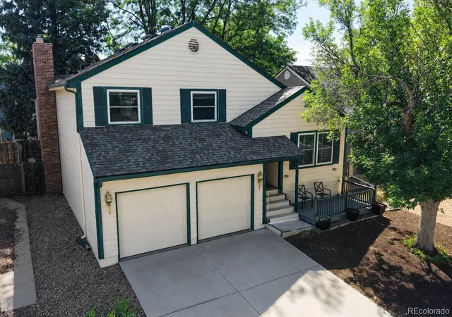 Photo 2 of Single family home for sale at 8276 Jellison Ct, Arvada, CO 80005 | MLS# 3687292 | Listing updated on 2026-10-17