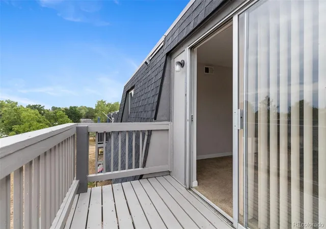 2nd image of 209 E Highline Cir, Centennial, CO 80122
