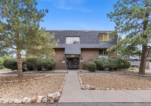 2nd image of 209 E Highline Cir #302, Centennial, CO 80122 | MLS# 2208674