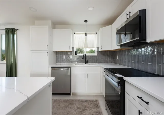 Photo 3 of Single family home for sale at 7327 S Carr Ct, Littleton, CO 80128 | MLS# 8959324 | Listing updated on 2026-10-30