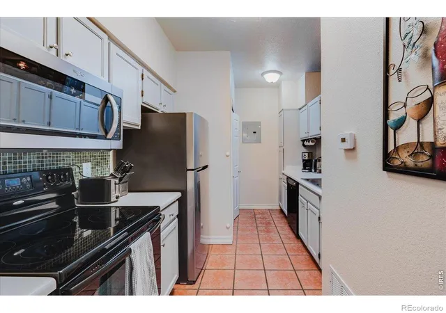 Listing Photo 5 - Condo for sale in building located at 7430 Singing Hls Dr, Boulder, CO 80301 - Unit #204