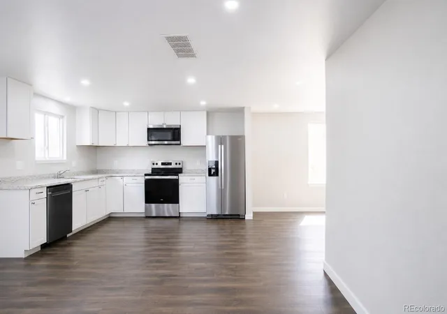 1st image of 715 Tundra Pl, Longmont, CO 80504 | MLS# 4435557