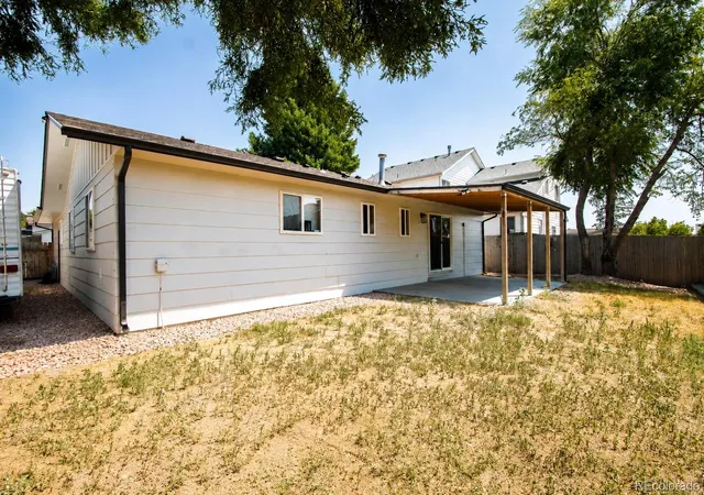 3rd image of 1307 Grays Peak Dr, Longmont, CO 80504 | MLS# 8432272