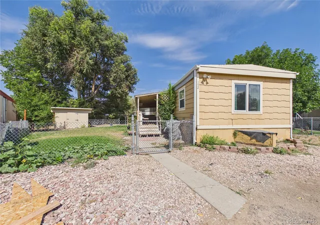 2nd image of 1401 9th St, Fort Lupton, CO 80621 | MLS# 8802830