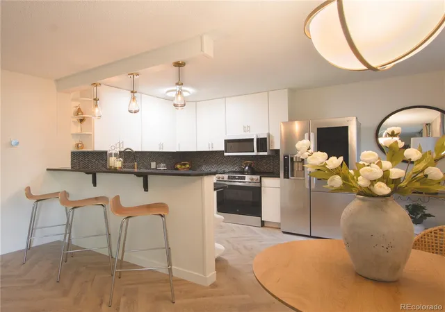 5th image of 2150 S Vaughn Wy #204D, Aurora, CO 80014 | MLS# 9248014
