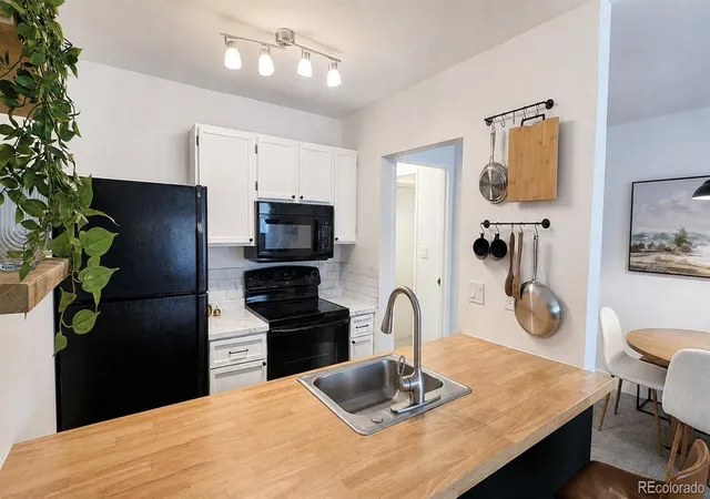 Photo 4 of Condo for sale at 532 Oakwood Dr #D103, Castle Rock, CO 80104 | MLS# 2480623 | Listing updated on 2026-10-02