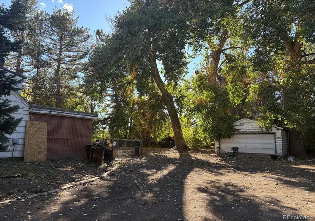 Photo 3 of Single family home for sale at 1051 Hover St, Longmont, CO 80501 | MLS# 2114380 | Listing updated on 2026-10-27